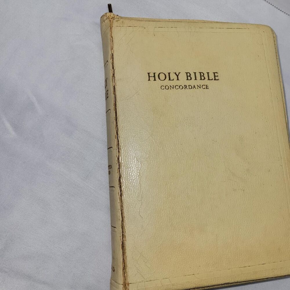 Books - Picture 3 of 7